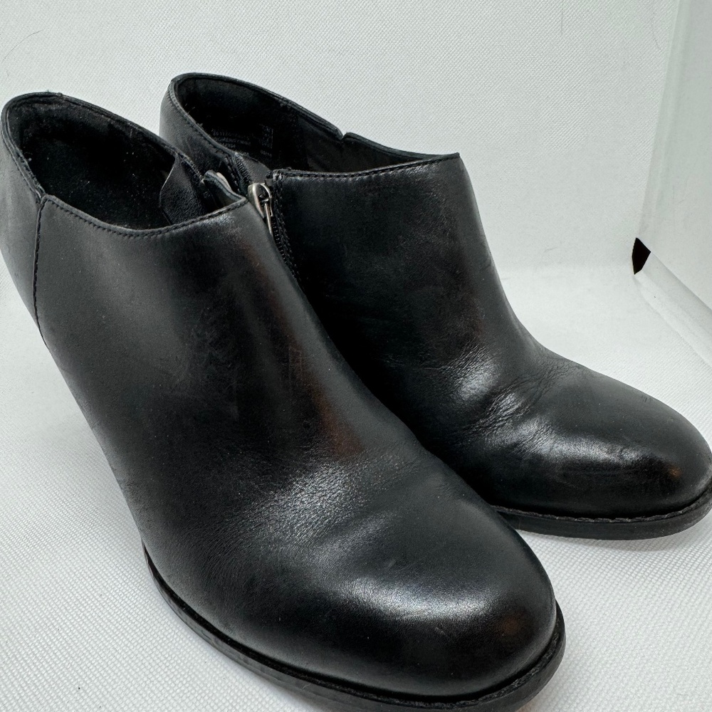 Clarks Narrative Leather Booties